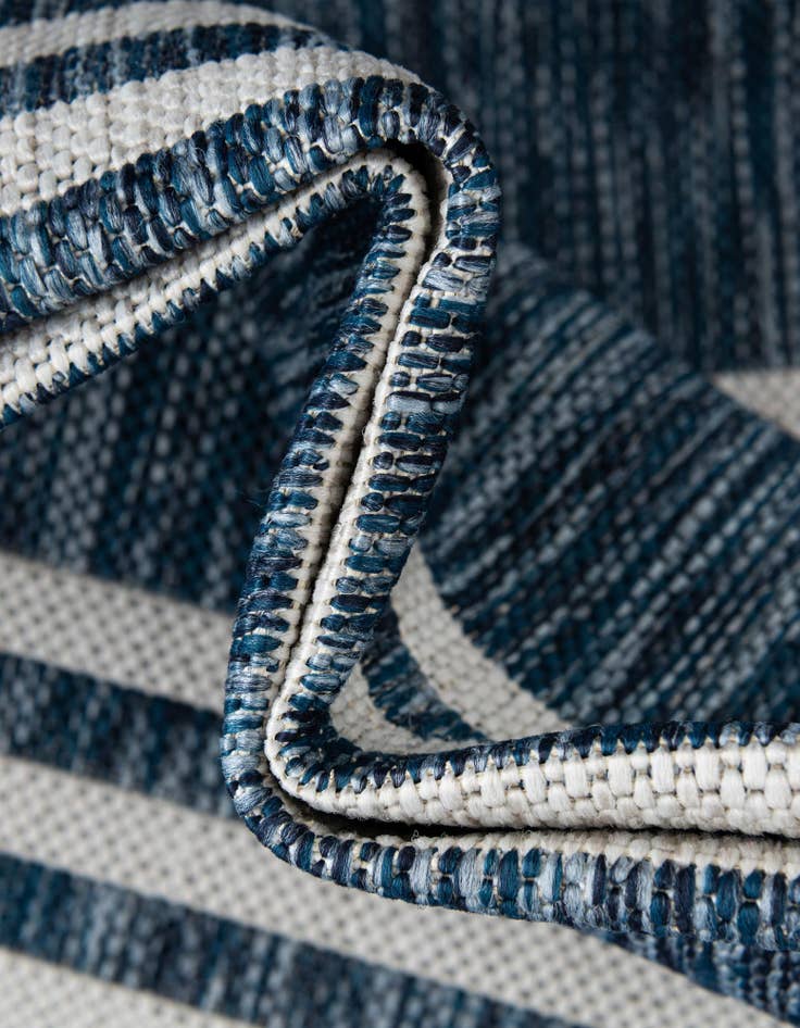 Detail image of 13' x 13' Easy-Clean Jill Zarin Anguilla Indoor / Outdoor Round Rug