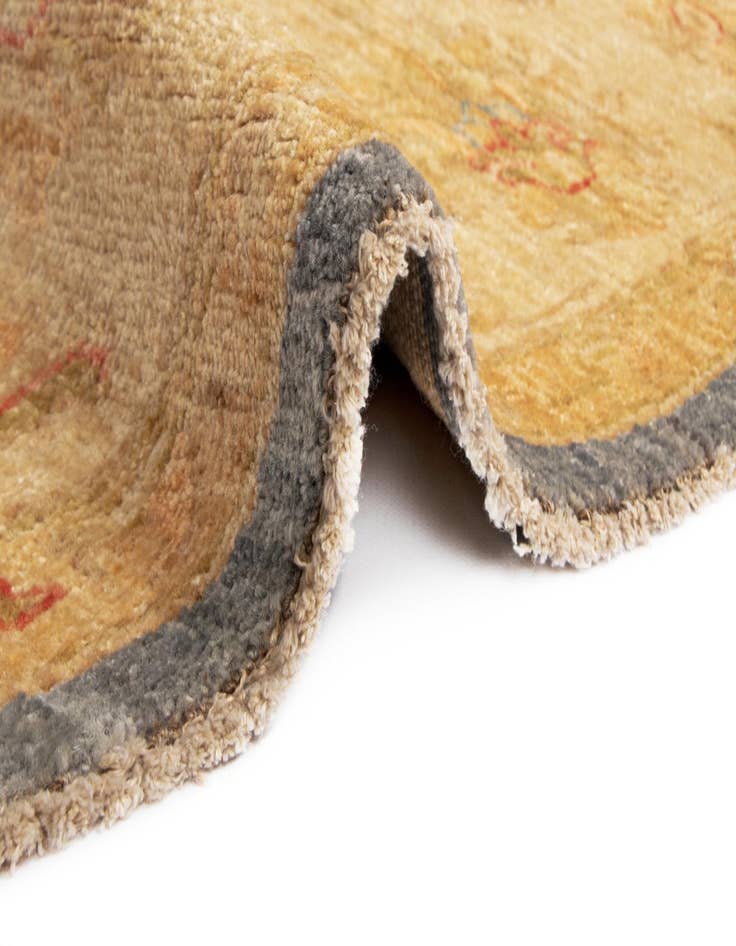 Detail image of 8' 2 x 8' 2 Kaizar Wool Round Rug