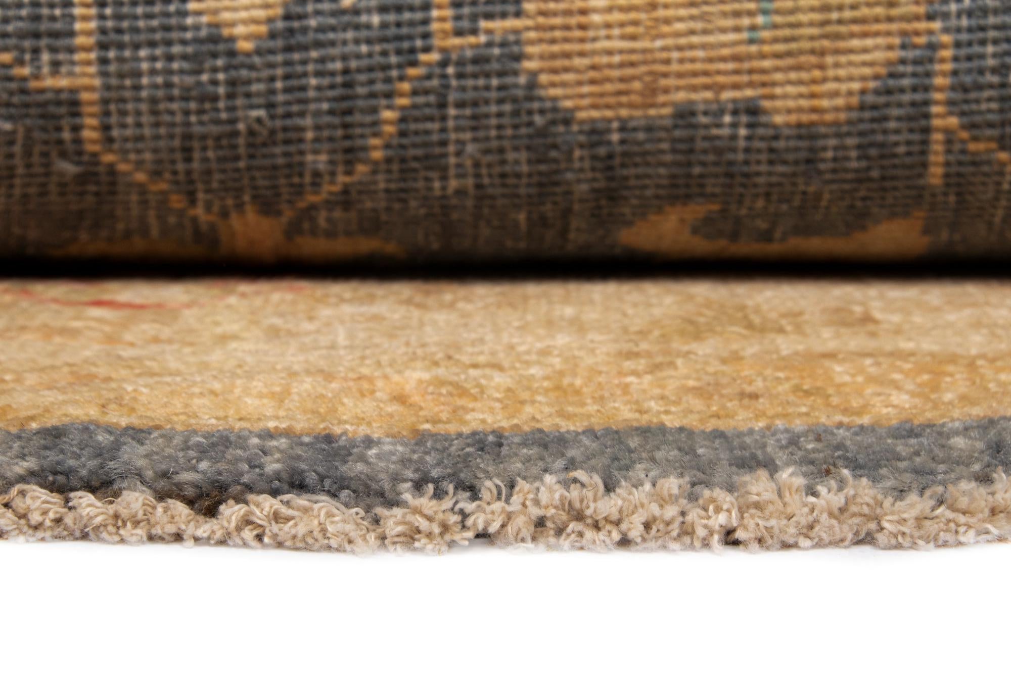 8' 2 x 8' 2 Kaizar Wool Round Rug