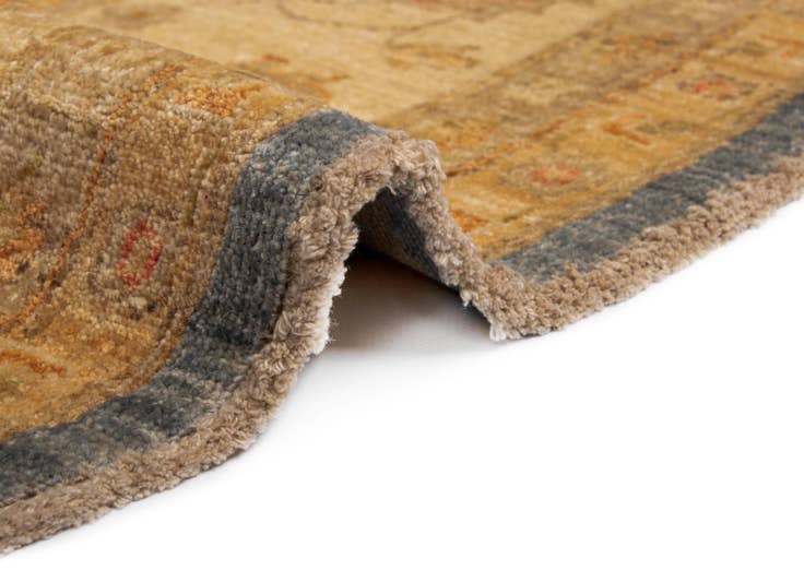 Detail image of 8' x 8' 2 Kaizar Wool Round Rug