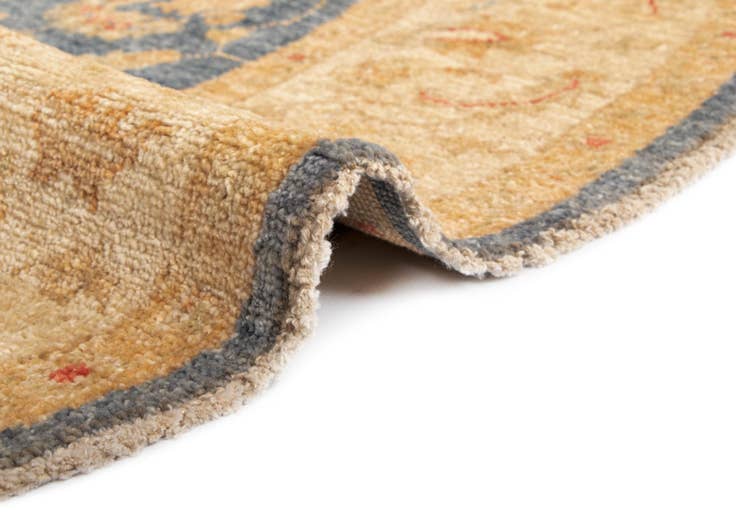 Detail image of 4' 10 x 4' 11 Kaizar Wool Round Rug