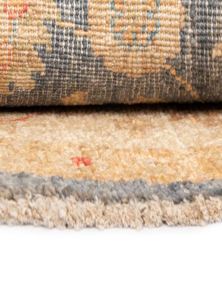 Detail image of 4' 10 x 4' 11 Kaizar Wool Round Rug
