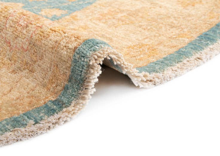 Detail image of 4' 11 x 4' 11 Kaizar Wool Round Rug
