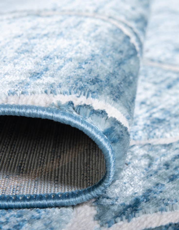 Detail image of 7' x 7' Lattice Trellis Round Rug