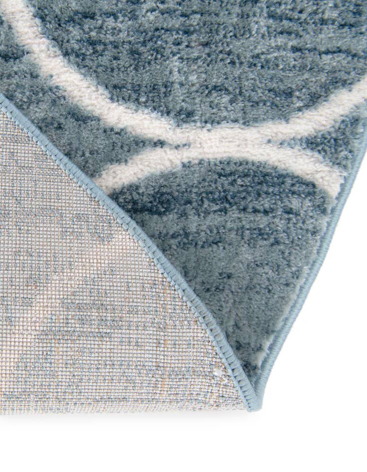 Detail image of 7' x 7' Lattice Trellis Round Rug