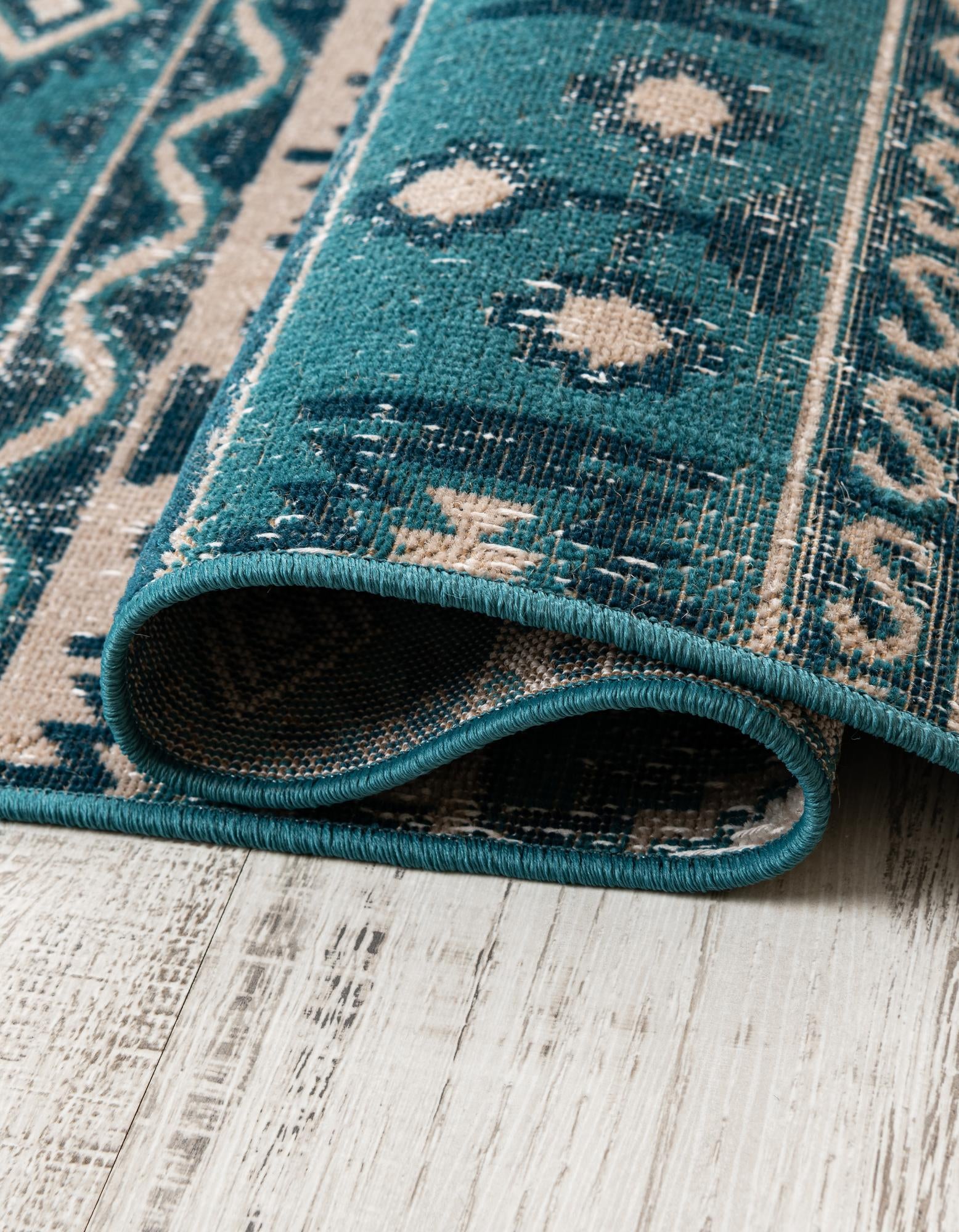 5' 3 x 5' 3 Lucerne Round Rug