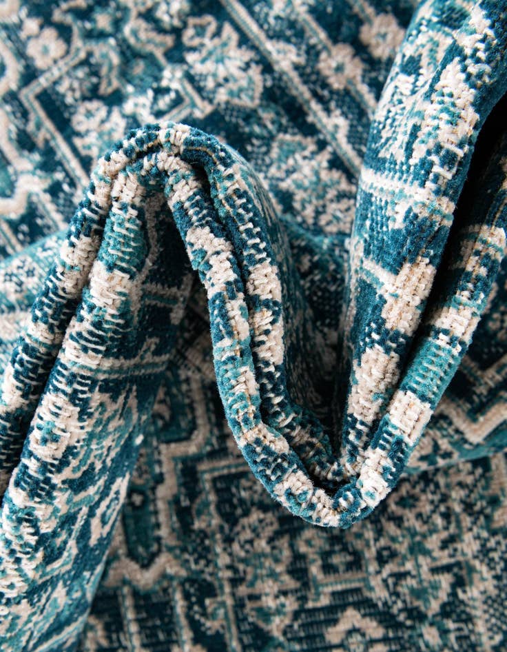 Detail image of 5' 3 x 5' 3 Lucerne Round Rug