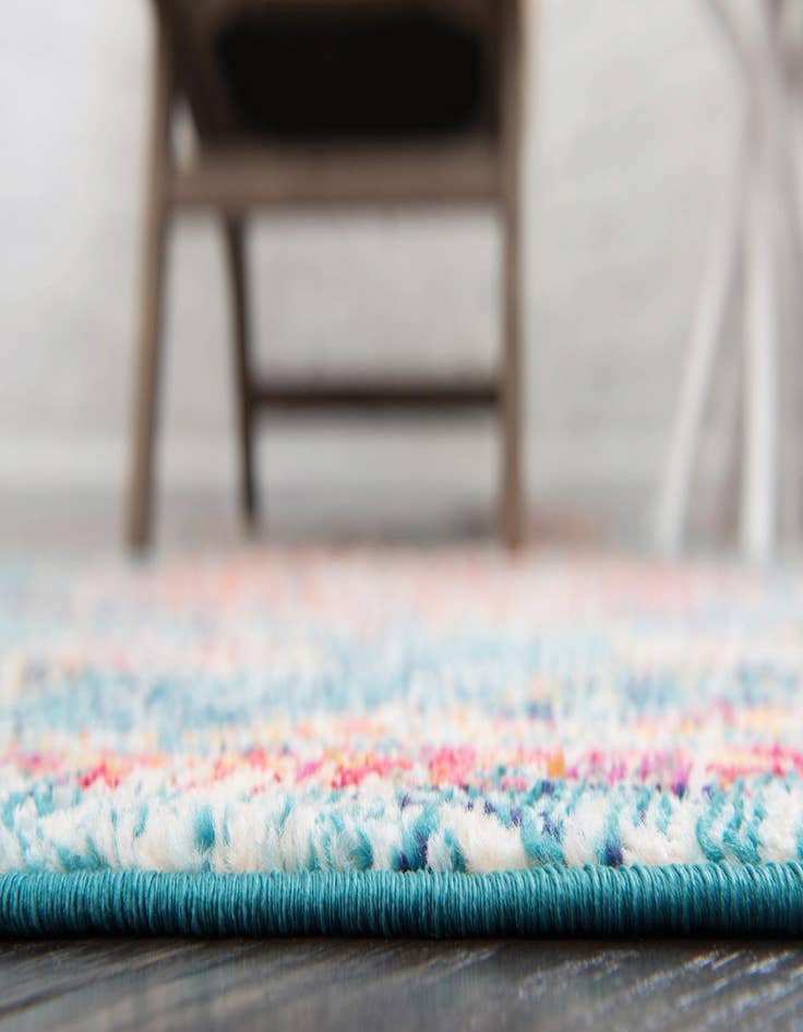 Detail image of 7' x 7' Madeline Round Rug