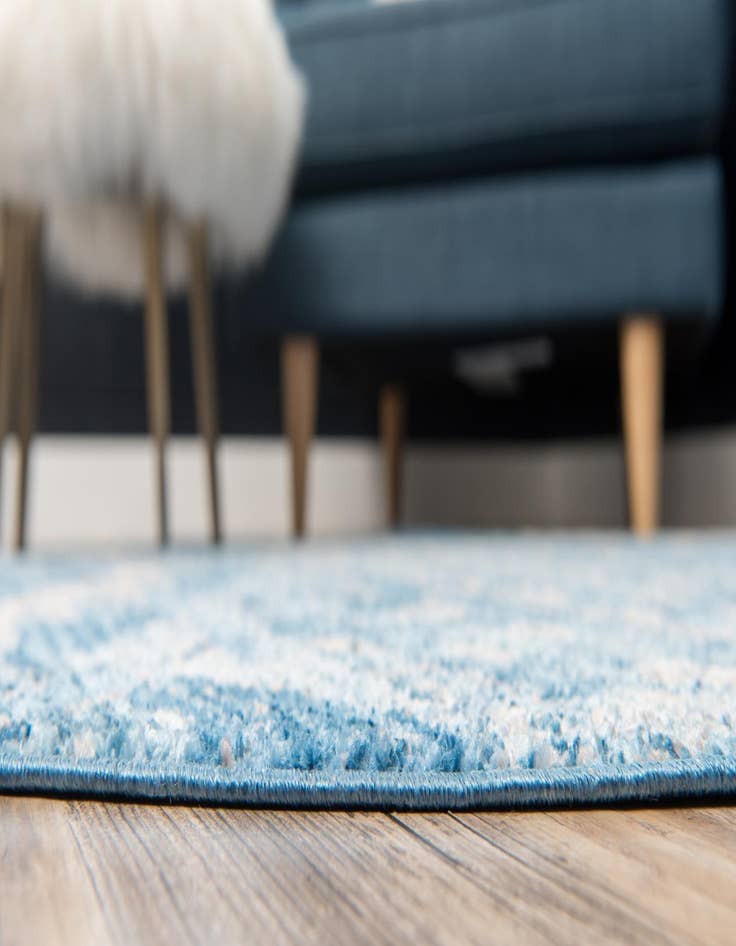 Detail image of 8' x 8' Madrid Round Rug