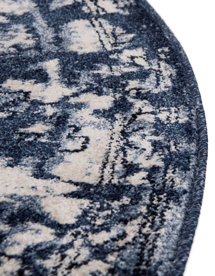 Detail image of 7' 10 x 7' 10 Miranda Round Rug
