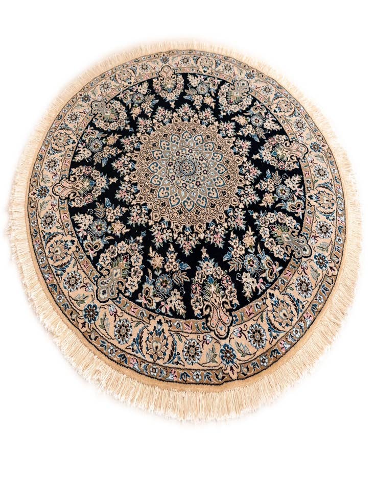Detail image of 4' 11 x 4' 11 Nain Round Rug