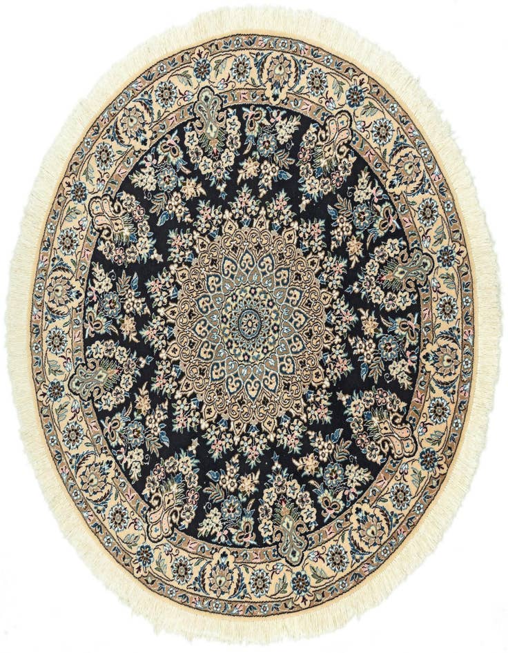 Detail image of 4' 11 x 4' 11 Nain Round Rug