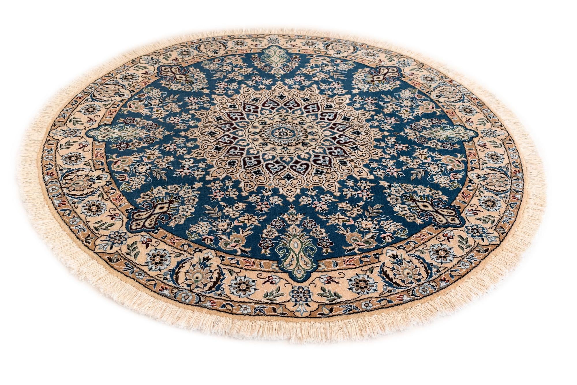 4' 11 x 4' 11 Nain Round Rug