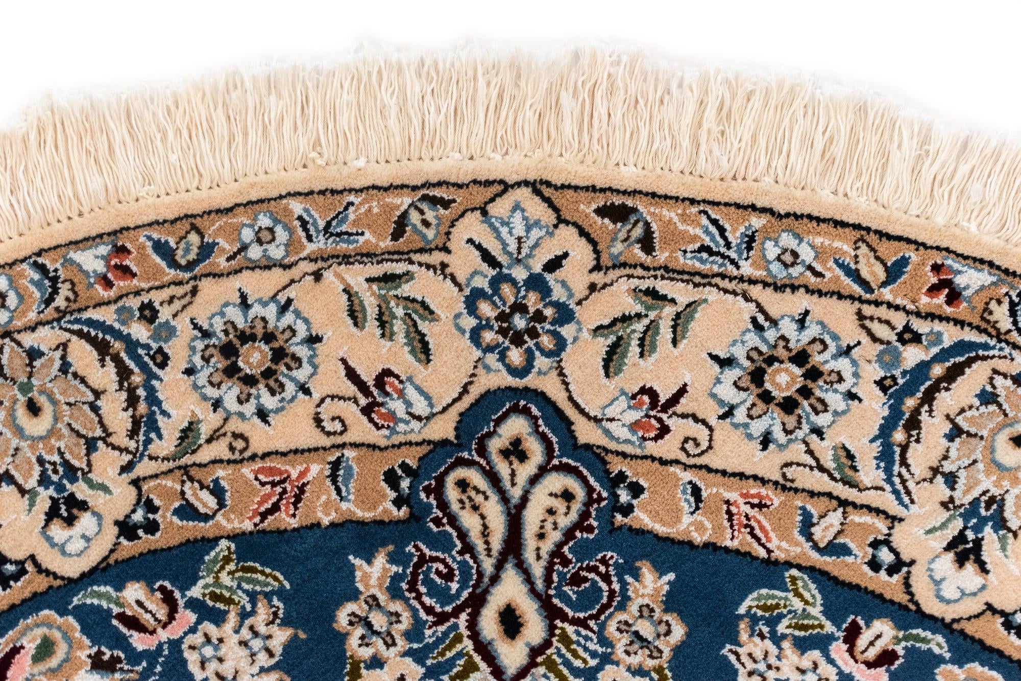 4' 11 x 4' 11 Nain Round Rug