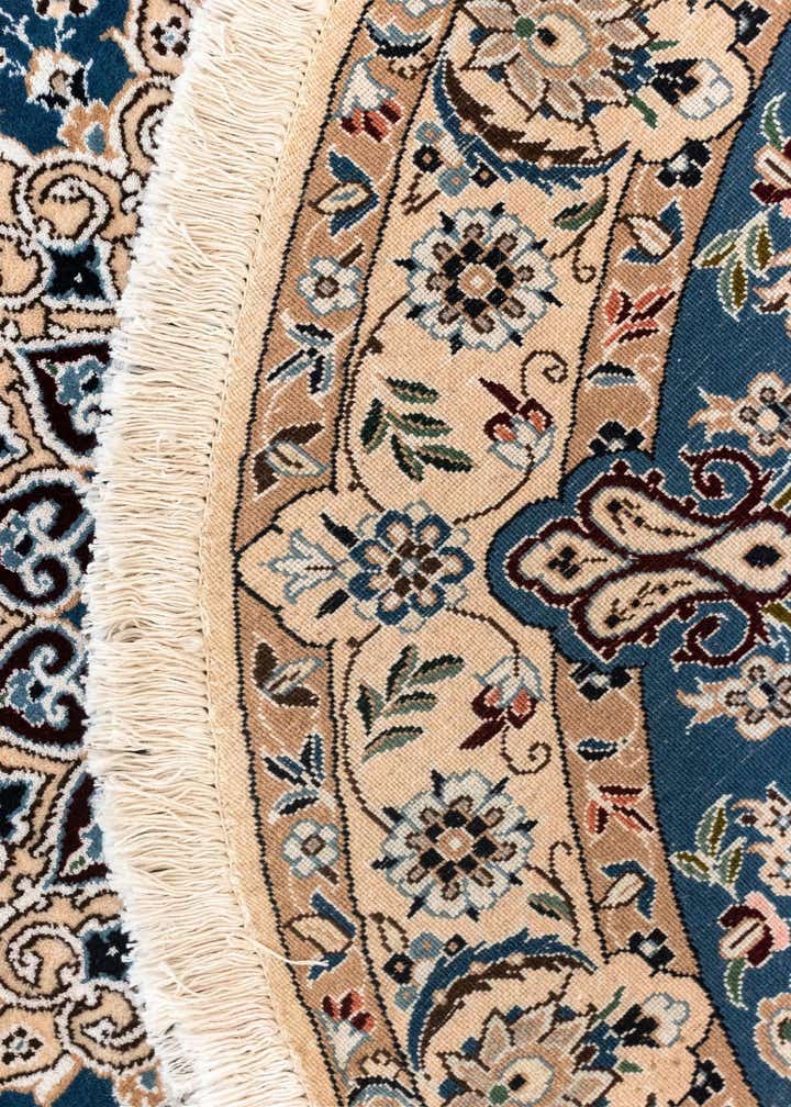 4' 11 x 4' 11 Nain Round Rug