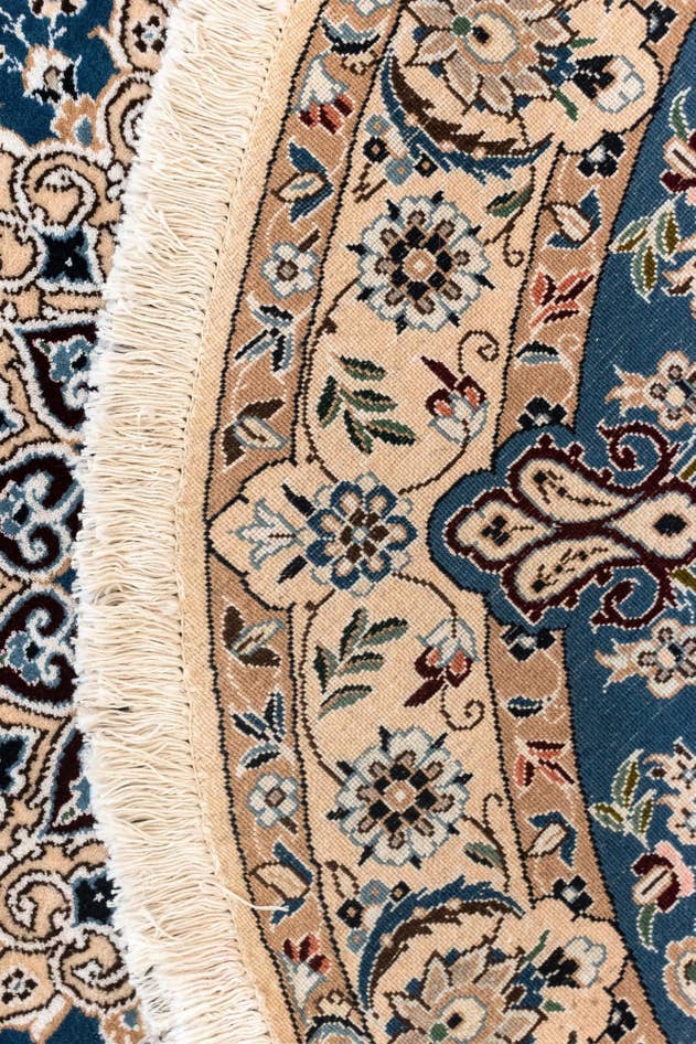 Detail image of 4' 11 x 4' 11 Nain Round Rug