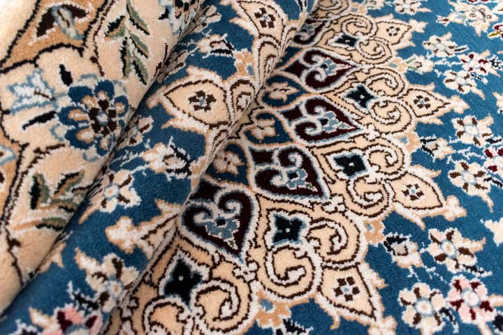 4' 11 x 4' 11 Nain Round Rug