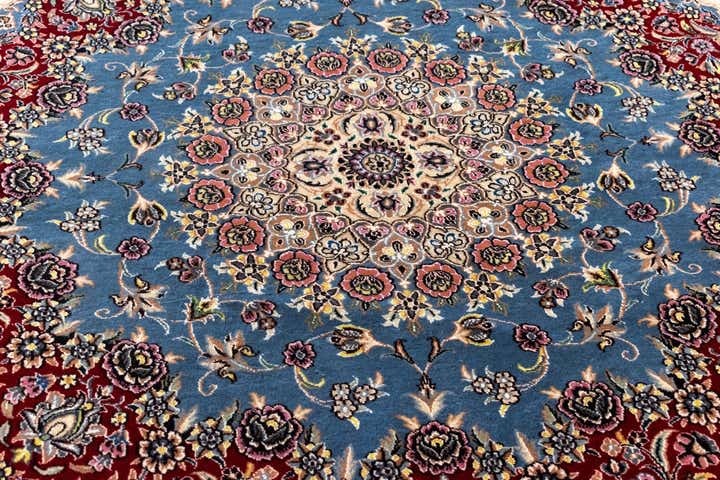 4' 11 x 4' 11 Nain Round Rug
