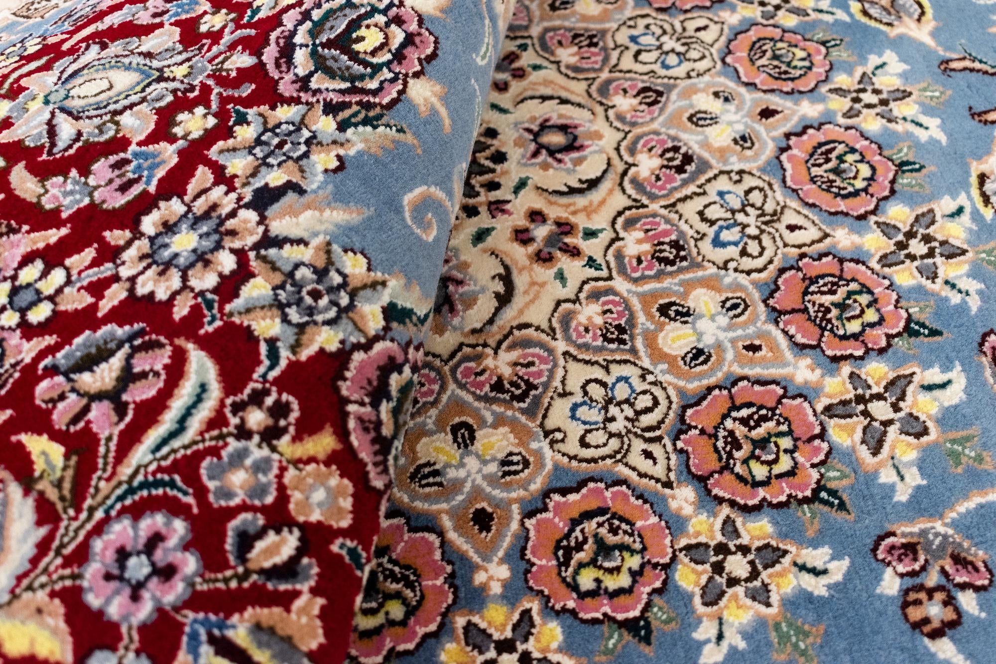 4' 11 x 4' 11 Nain Round Rug