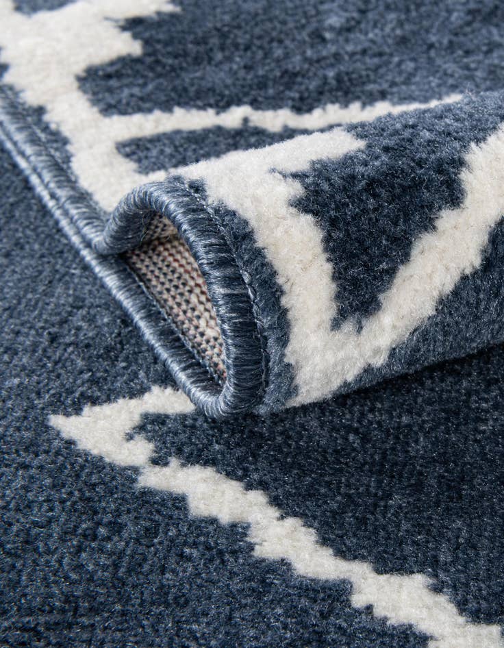 Detail image of 3' x 3' Oslo Round Rug