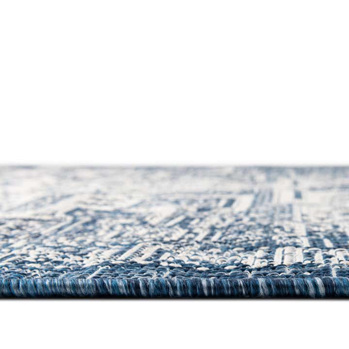 3' x 3' Easy-Clean Aztec Indoor / Outdoor Round Rug