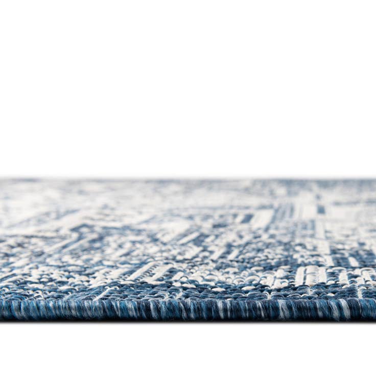 Detail image of 3' x 3' Easy-Clean Aztec Indoor / Outdoor Round Rug