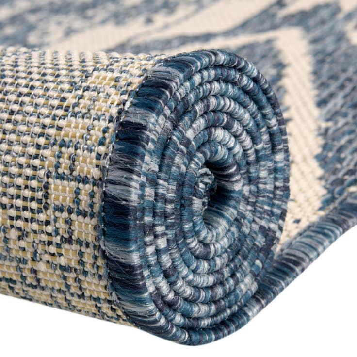 Detail image of 13' x 13' Easy-Clean Bohemian Indoor / Outdoor Round Rug