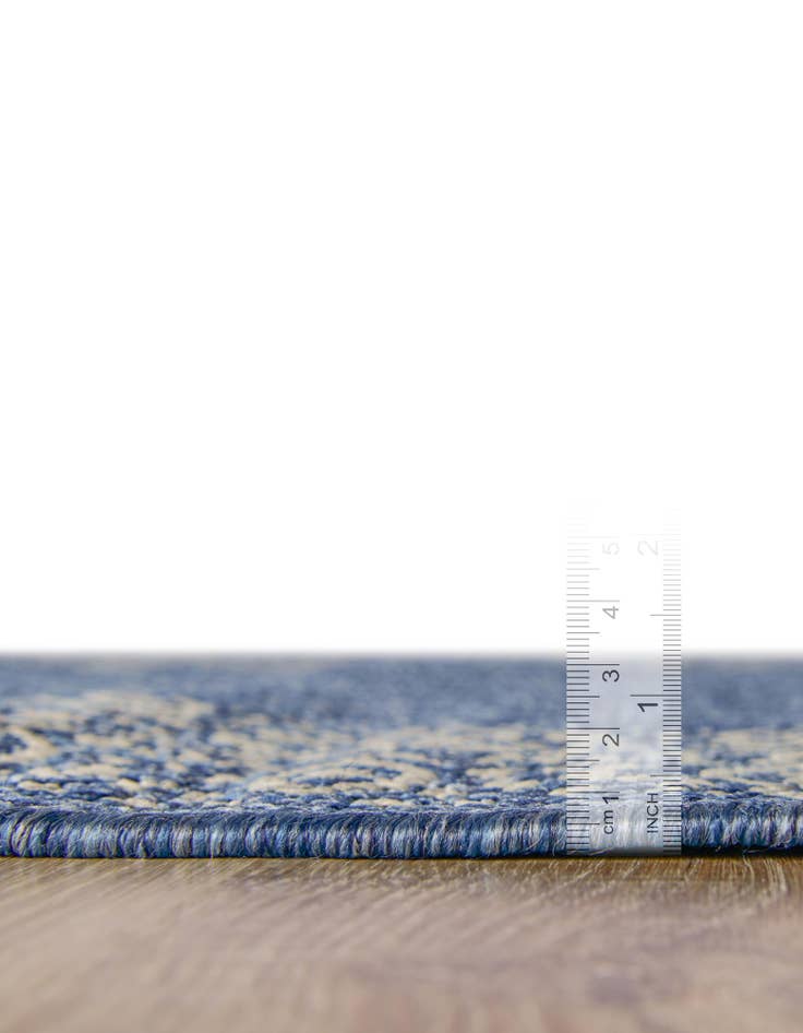 Detail image of 10' 8 x 10' 8  Washable Border Indoor / Outdoor Round Rug