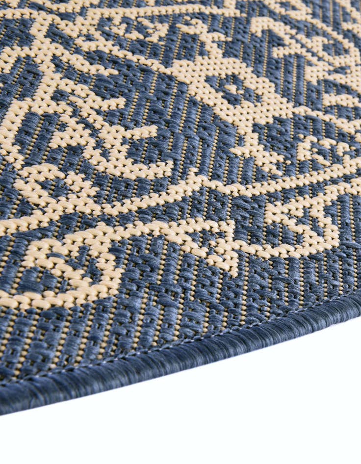 Detail image of 6' x 6' Easy-Clean Botanical Indoor / Outdoor Round Rug
