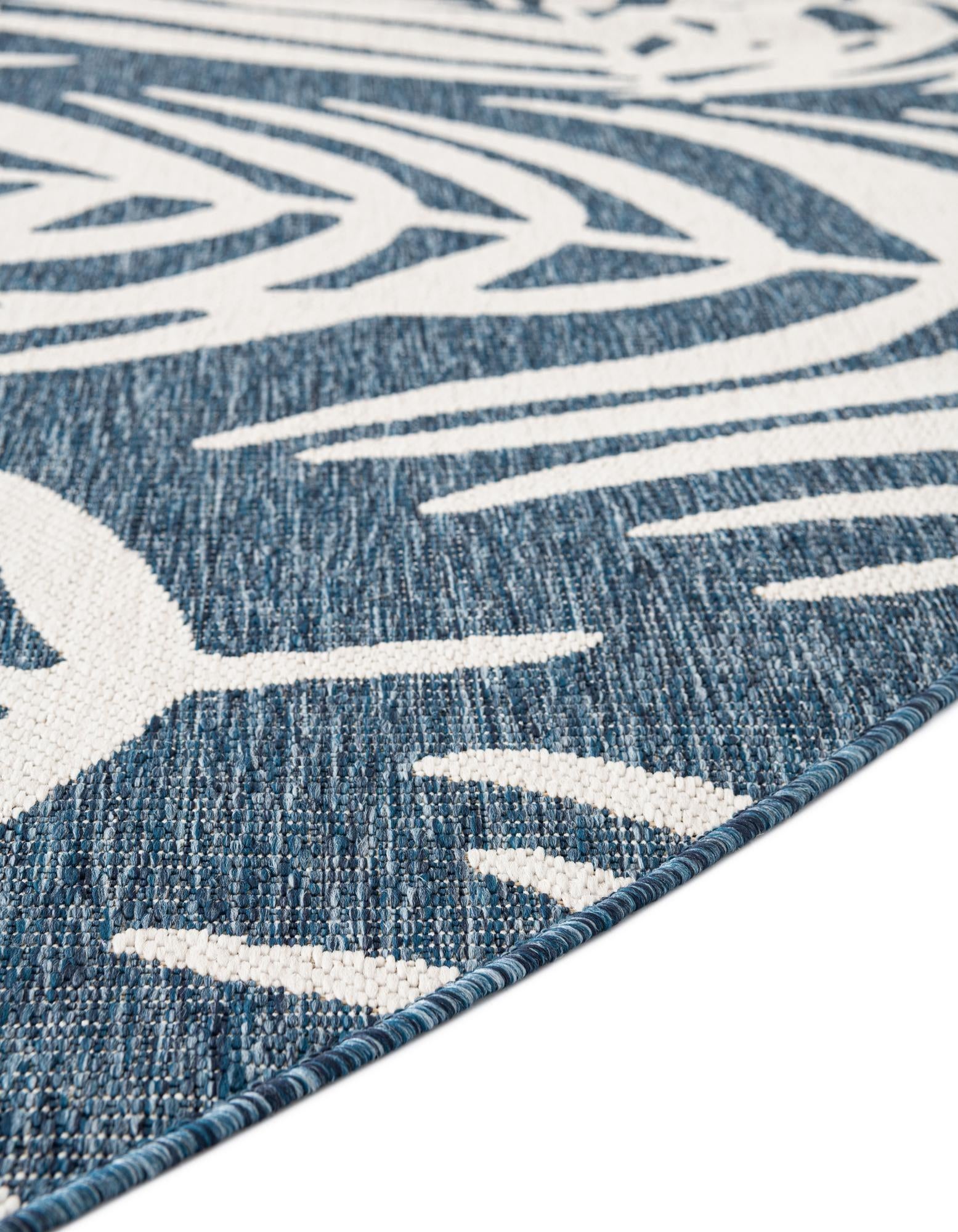 10' x 10' Easy-Clean Botanical Indoor / Outdoor Round Rug