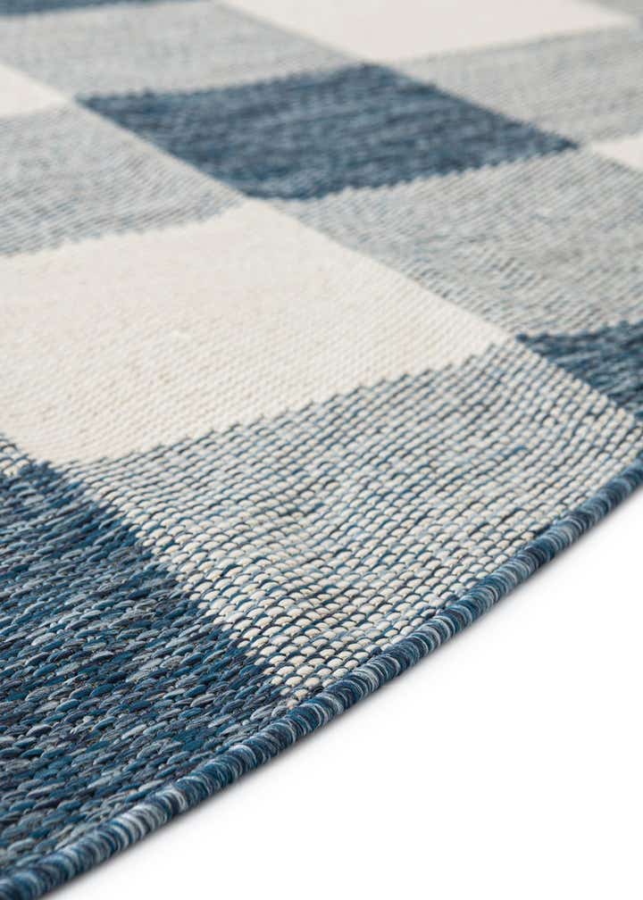 6' x 6' Easy-Clean Checkered Indoor / Outdoor Round Rug