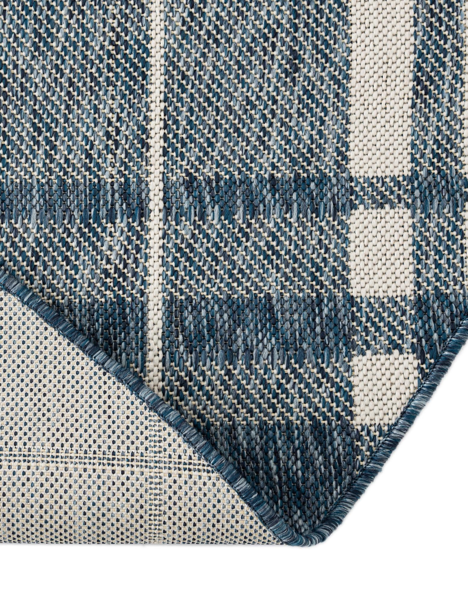 6' x 6' Easy-Clean Checkered Indoor / Outdoor Round Rug