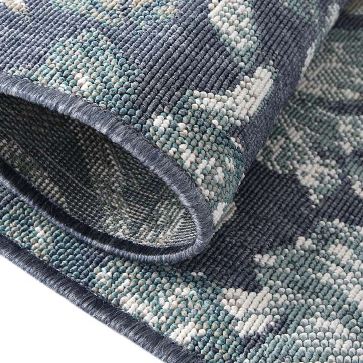 7' x 7' Easy-Clean Coastal Indoor / Outdoor Round Rug