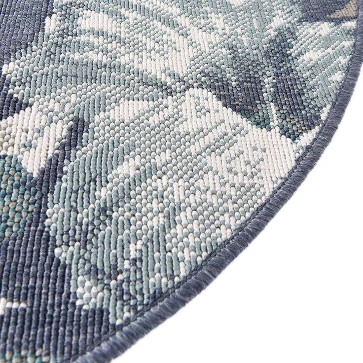 Detail image of 7' x 7' Easy-Clean Coastal Indoor / Outdoor Round Rug