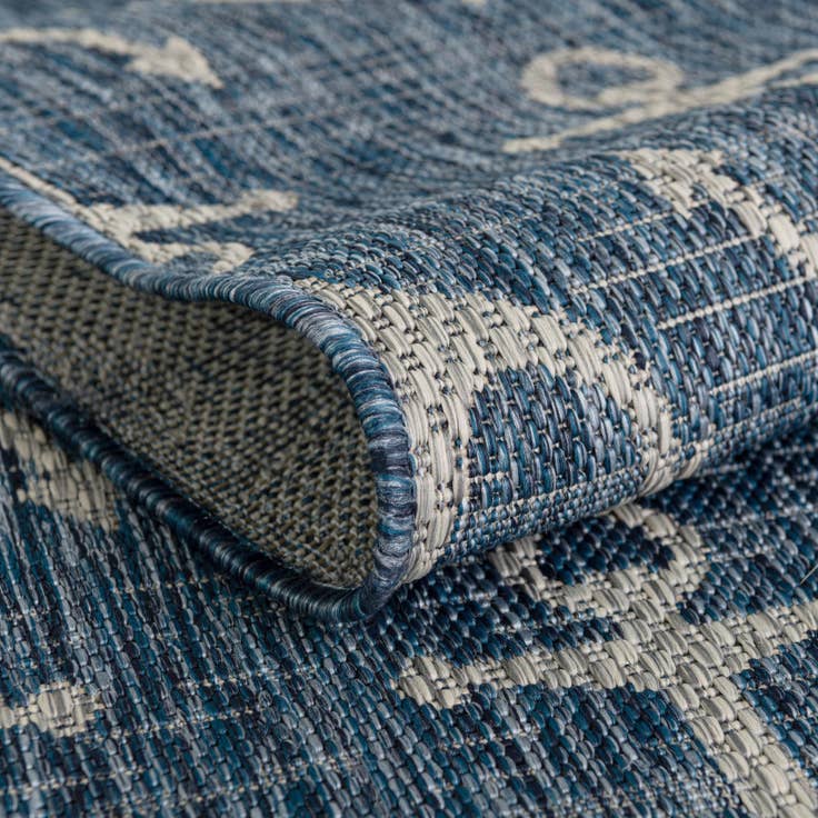 Detail image of 10' x 10' Easy-Clean Coastal Indoor / Outdoor Round Rug