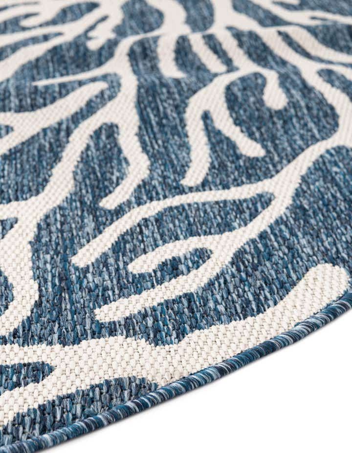 12' x 12' Easy-Clean Coastal Indoor / Outdoor Round Rug