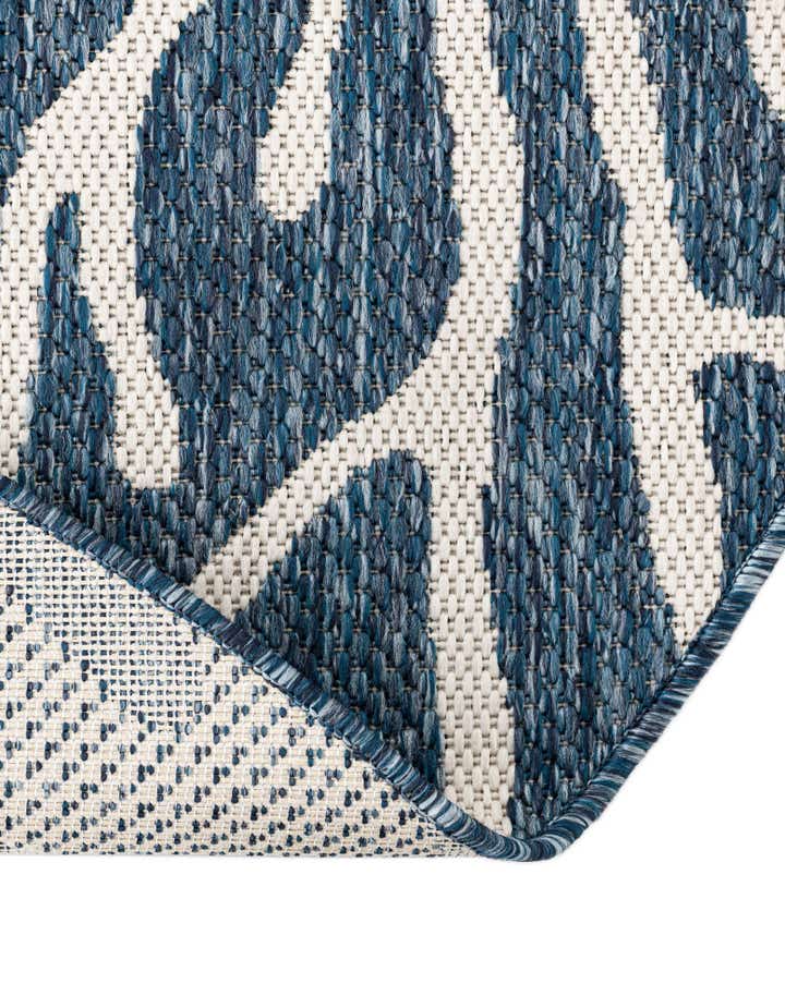 12' x 12' Easy-Clean Coastal Indoor / Outdoor Round Rug