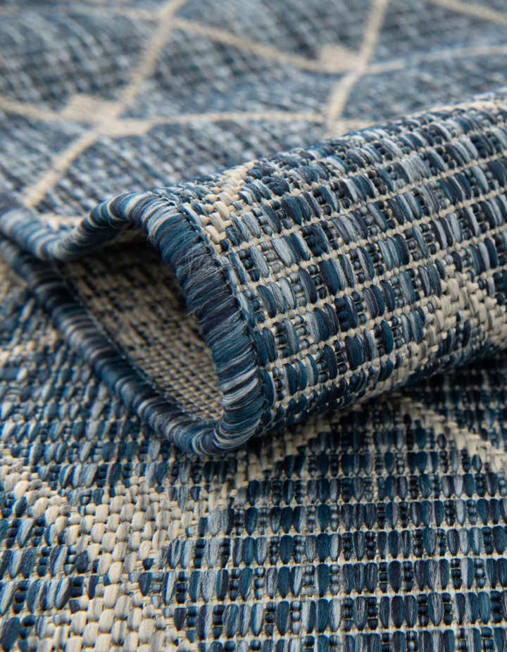12' x 12' Easy-Clean Lattice Indoor / Outdoor Round Rug