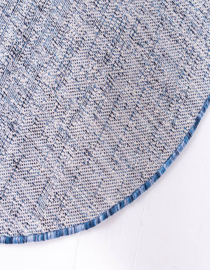 Detail image of 4' x 4'  Washable Modern Indoor / Outdoor Round Rug