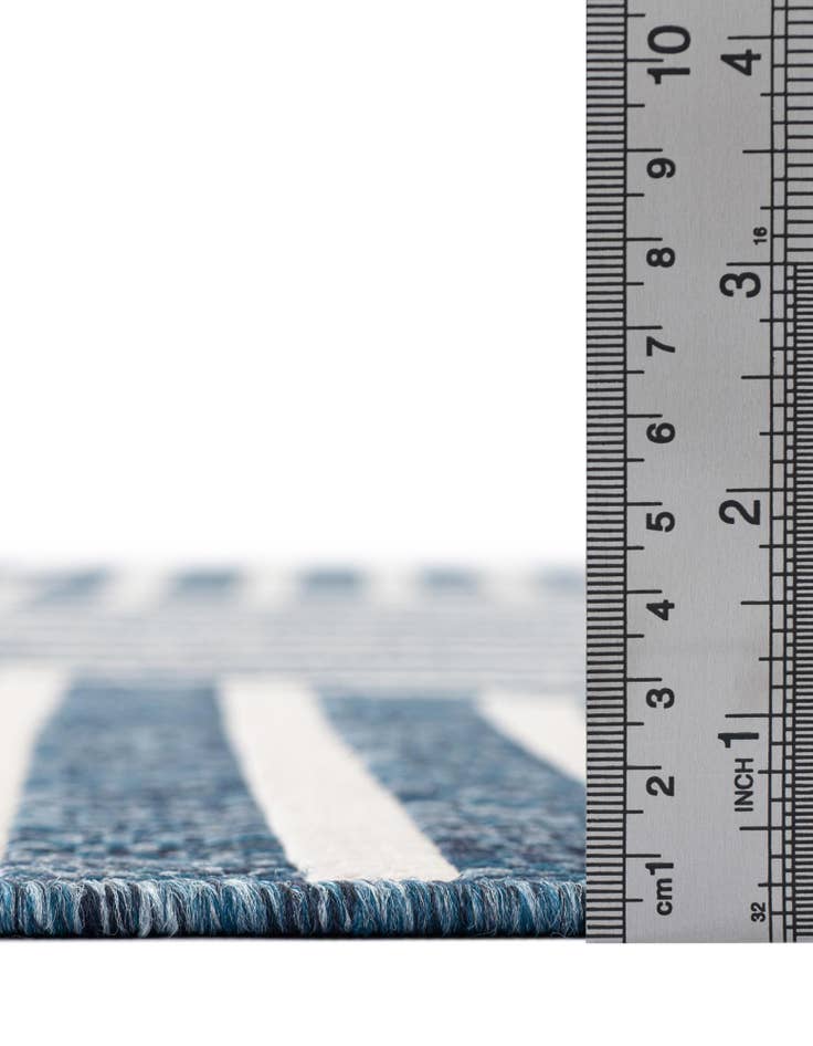 Detail image of 12' x 12' Easy-Clean Modern Indoor / Outdoor Round Rug