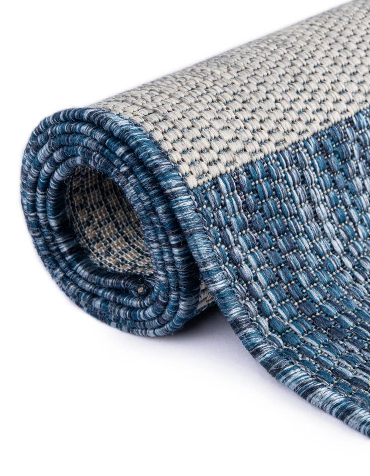 Detail image of 12' x 12' Easy-Clean Ribbon Indoor / Outdoor Round Rug