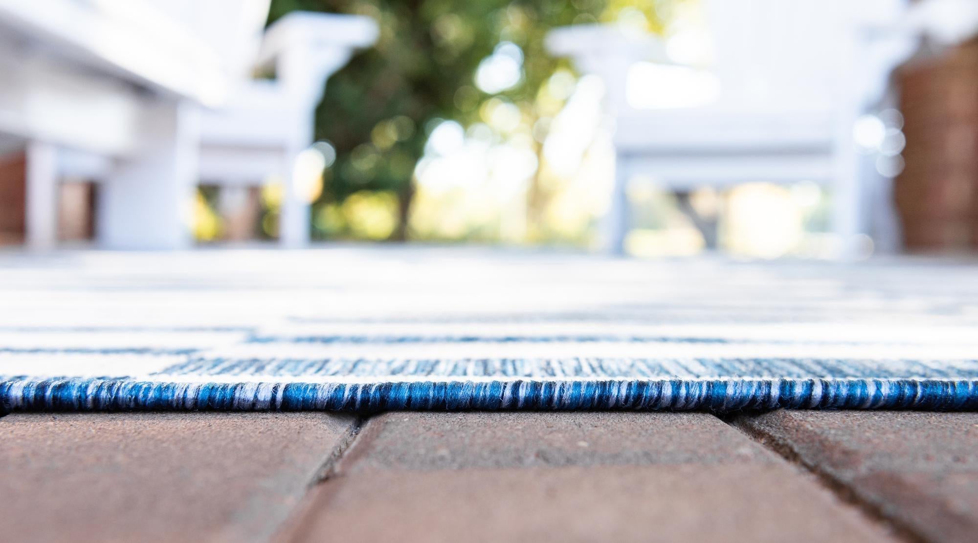 6' x 6' Easy-Clean Ribbon Indoor / Outdoor Round Rug