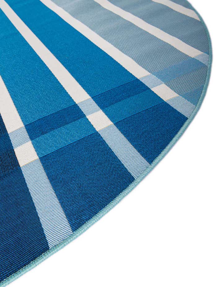 7' 10 x 7' 10 Easy-Clean Ribbon Indoor / Outdoor Round Rug