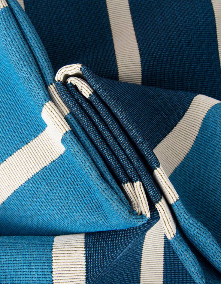 Detail image of 3' x 3' Washable Ribbon Indoor / Outdoor Round Rug