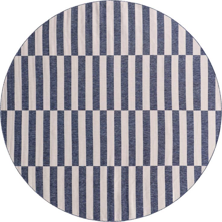 Detail image of 13' x 13' Easy-Clean Ribbon Indoor / Outdoor Round Rug