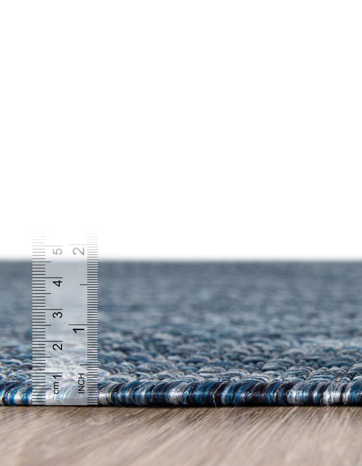 Detail image of 13' x 13'  Washable Solid Indoor / Outdoor Round Rug