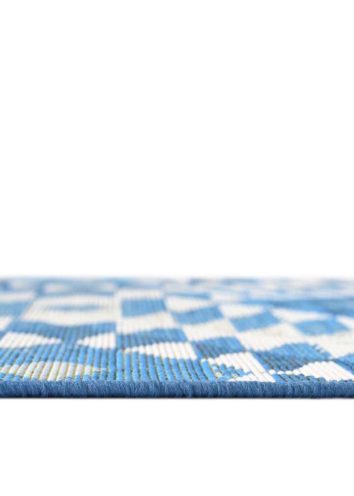 7' 10 x 7' 10 Easy-Clean Southwestern Indoor / Outdoor Round Rug