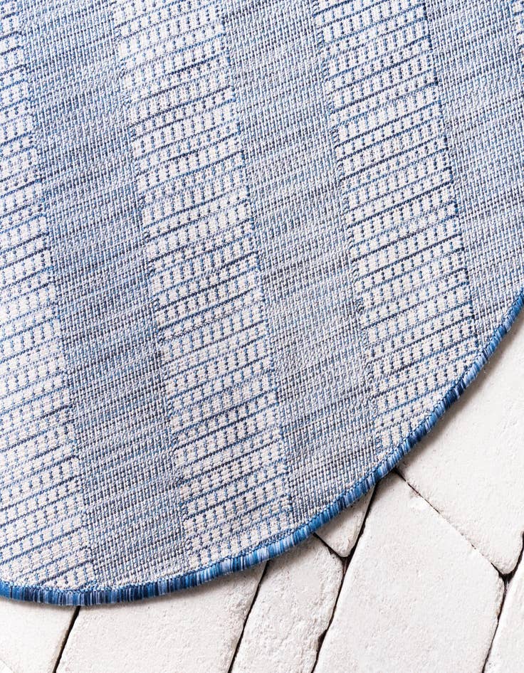 Detail image of 4' x 4'  Washable Striped Indoor / Outdoor Round Rug