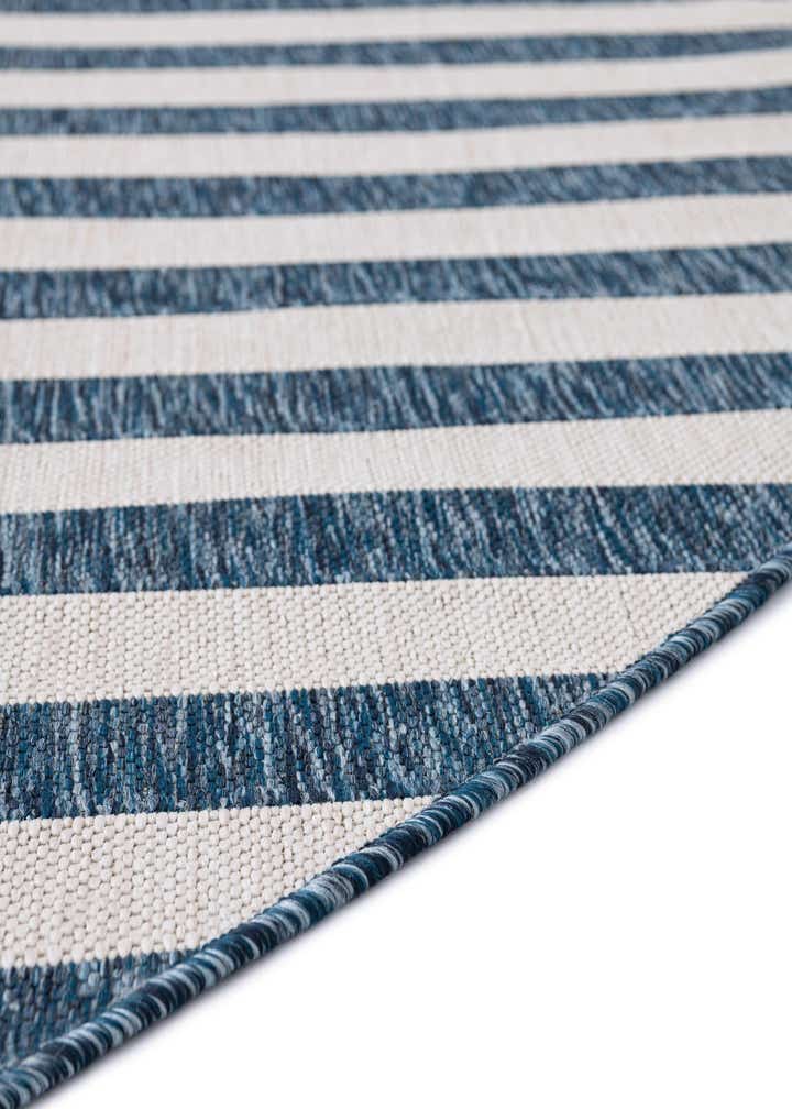 10' x 10' Easy-Clean Striped Indoor / Outdoor Round Rug