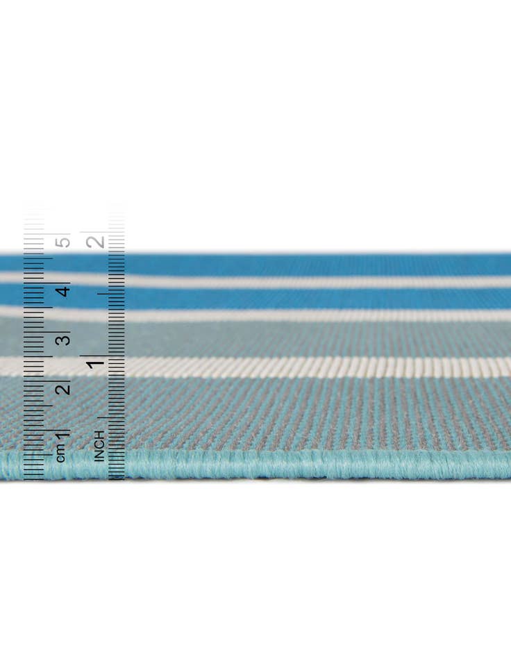 Detail image of 6' x 6' Easy-Clean Striped Indoor / Outdoor Round Rug
